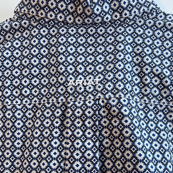 Men's Ariat Button Down Shirt XXL - Picture 2 of 6